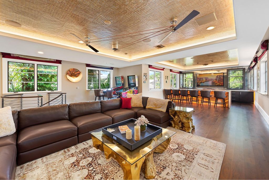 Incredible-Delray-Beach-home-in-Florida-with-over-9.200-Square-feet-of-living-space-7