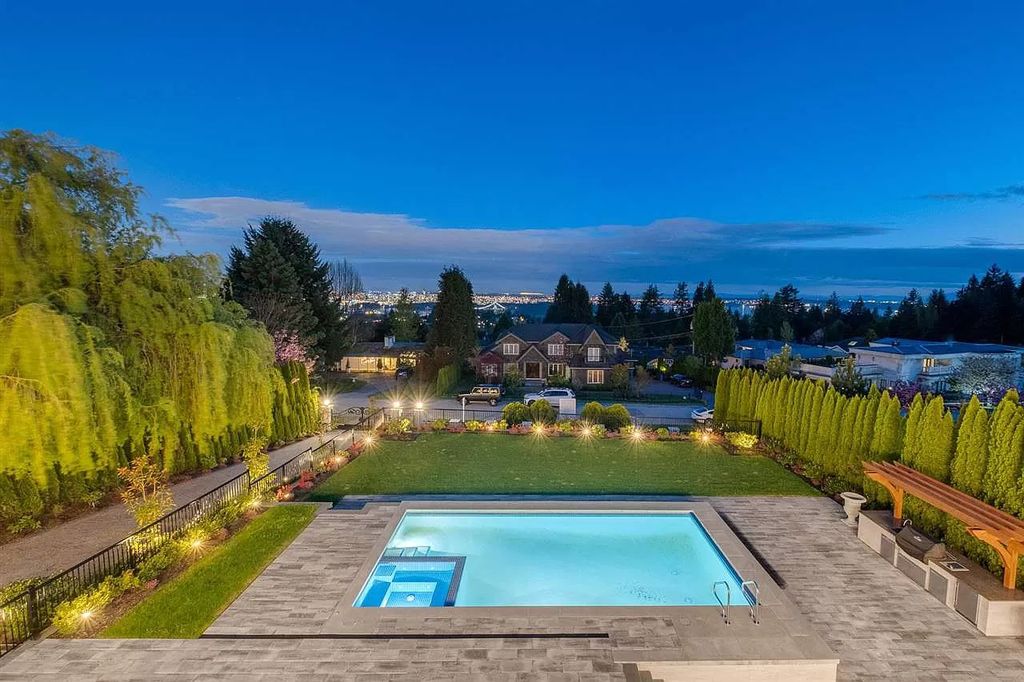Lavish-Mansion-in-West-Vancouver-with-Spectacular-Views-of-Ocean-and-City-hits-Market-for-C19880000-17