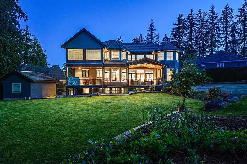 The Luxurious Traditional style House in Surrey offers plenty of space and serenity now available for sale. This home located at 5548 127th St, Surrey, BC V3X 3V1, Canada
