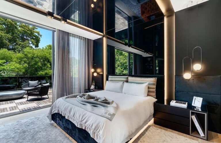 18 Beautiful Dark Bedrooms That Are Ideal for a Restful Night’s Sleep