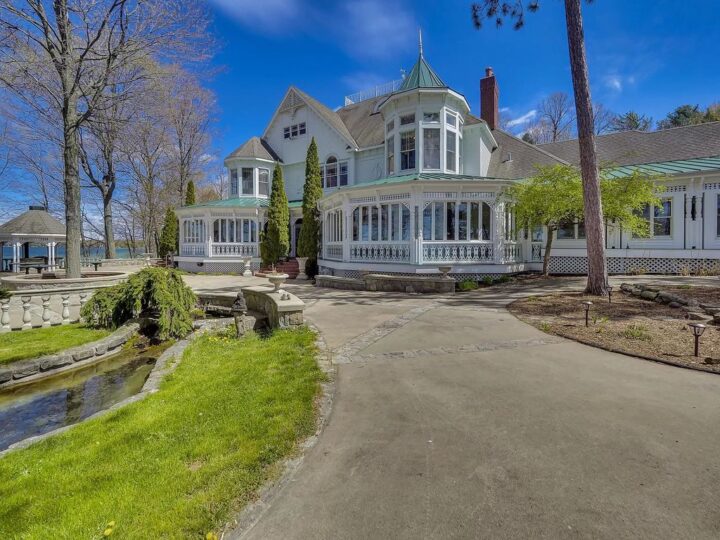 Recognizable Home in Michigan with Panoramic Views of Mullett Lake