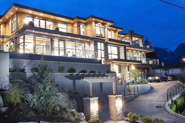 Remarkable Luxury Home in West Vancouver Enjoying Fantastic City and Ocean Views