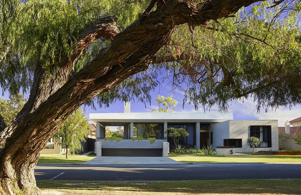 Roscommon House, A Tribute to Floreat's Past by Neil Cownie Architect