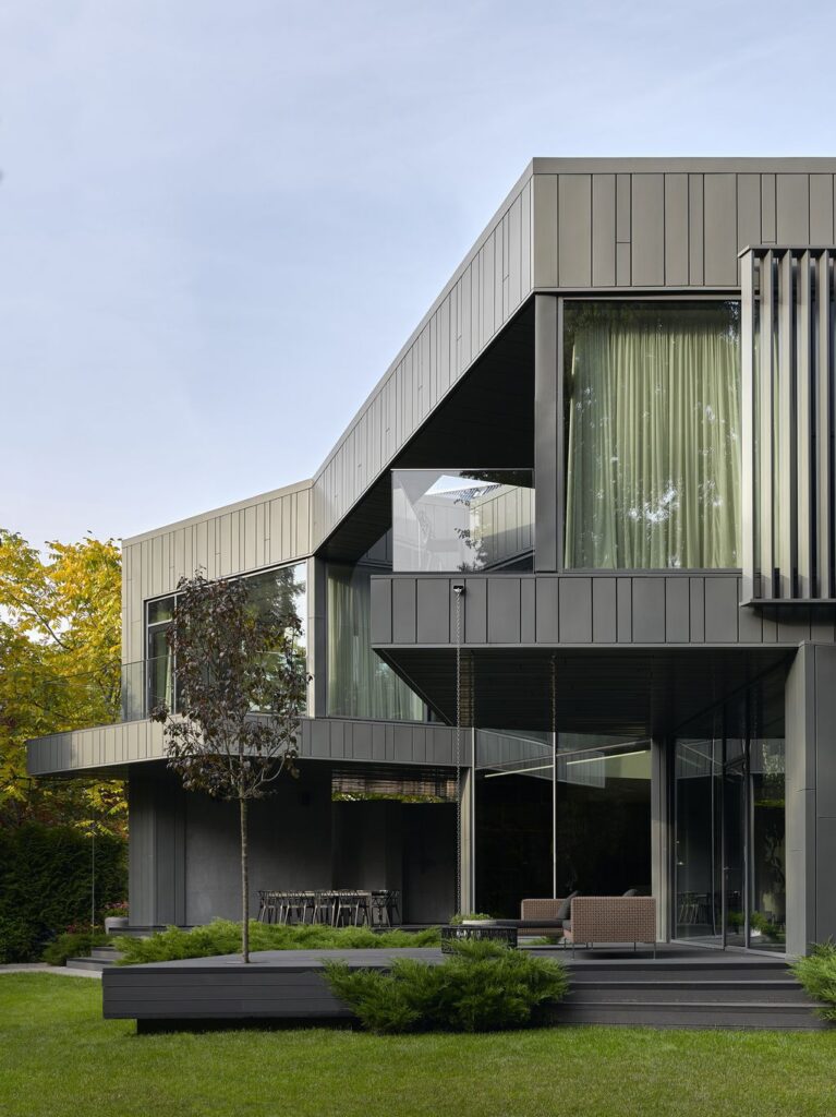 Silver Pine residence, Luxurious & prominent project in Moscow by SAOTA