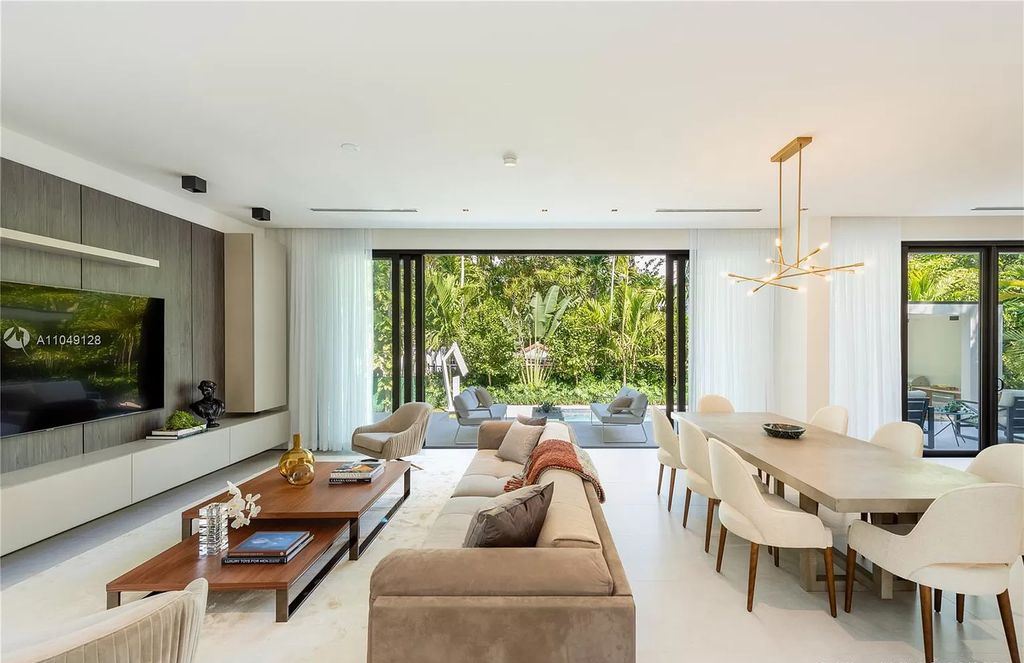 The Modern Home in Miami Beach is a Spectacular new construction located on exclusive Hibiscus Island in South Beach now available for sale. This home located at 118 W 4th Ct, Miami Beach, Florida
