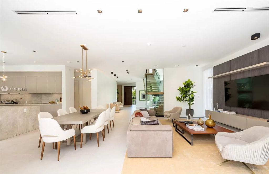The Modern Home in Miami Beach is a Spectacular new construction located on exclusive Hibiscus Island in South Beach now available for sale. This home located at 118 W 4th Ct, Miami Beach, Florida