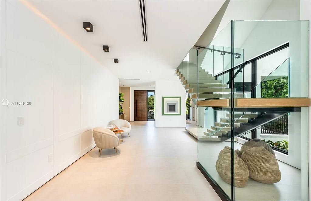Spectacular-New-Modern-Home-in-Miami-Beach-comes-to-Market-at-5850000-27