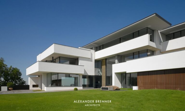 Stunning Oberen Berg House in Stuttgart, Germany by Alexander Brenner
