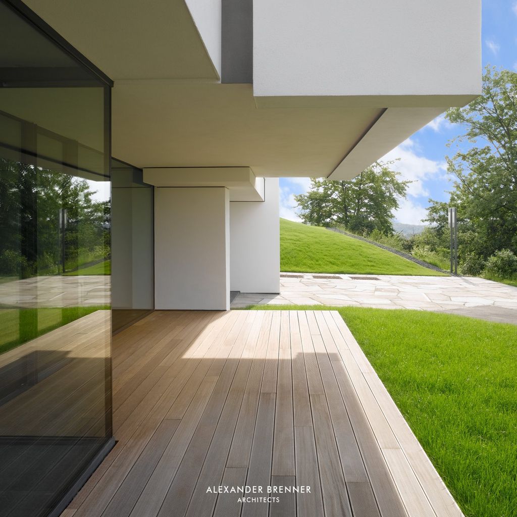 Stunning Oberen Berg House in Stuttgart, Germany by Alexander Brenner