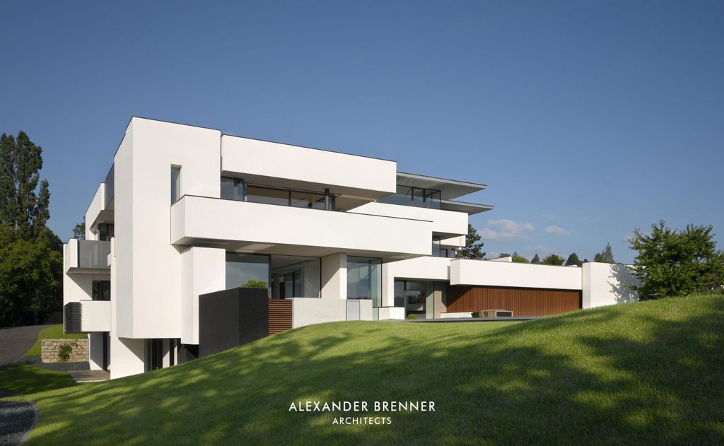 Stunning Oberen Berg House in Stuttgart, Germany by Alexander Brenner