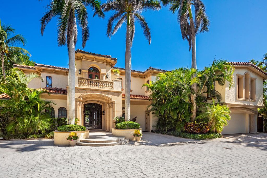 Sumptuous oceanfront residence in Florida with dramatic Atlantic Ocean views