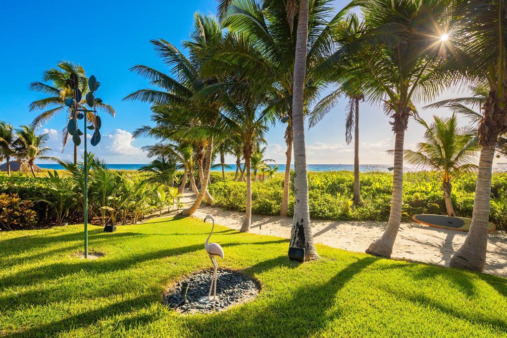 Sumptuous oceanfront residence in Florida with dramatic Atlantic Ocean views