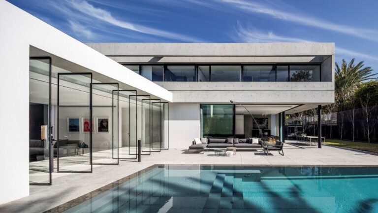 The S House, a Modern Dwelling in Israel by Pitsou Kedem Architects