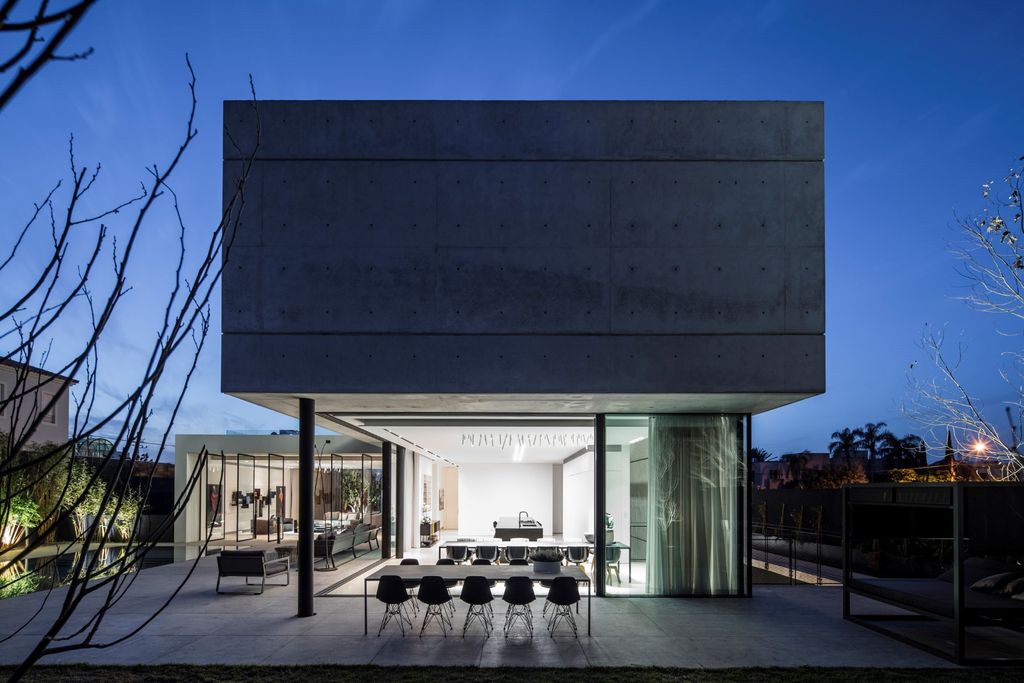 The-S-House-a-Modern-Dwelling-in-Israel-by-Pitsou-Kedem-Architects-25