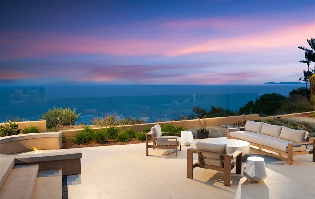 The-finest-Mansion-in-Laguna-Beach-comes-to-Market-for-48850000-21
