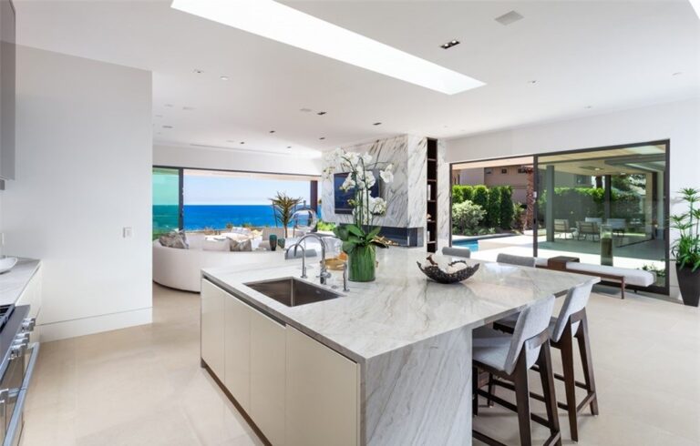 The Finest Mansion in Laguna Beach boasts Unparalleled Coastal Elegance ...