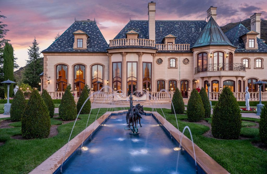 The Villa in Westlake Village is luxurious, private and opulent estate perfected in every detail with lavish French garden now available for sale. This home located at 900 W Stafford Rd, Westlake Village, California