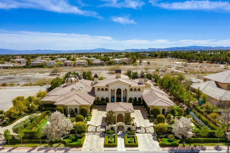 This 16M Impressive Las Vegas Mansion with Highest Level of Quality