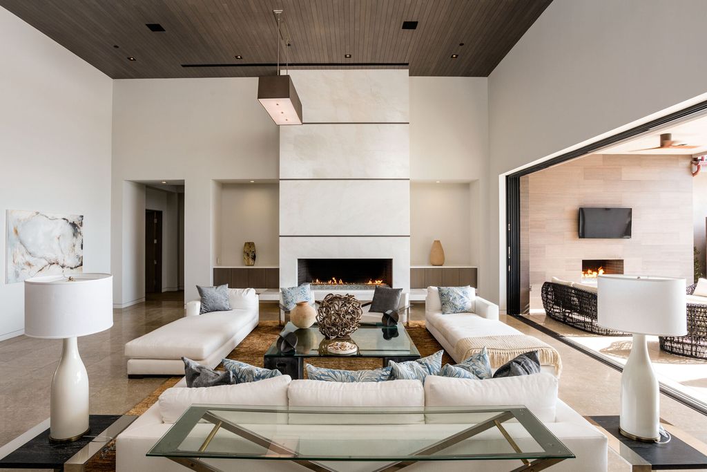 The Villa in Malibu is a sexy single-story has soaring ceilings, French oak wood and sea stone floors, and stone, wood finishes now available for sale. This home located at 11902 Ellice St, Malibu, California