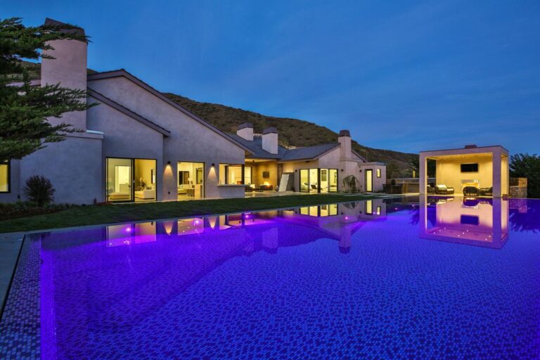 This $16,995,000 Resort Style Villa in Malibu showcases Modern Elegance and Stylish Design