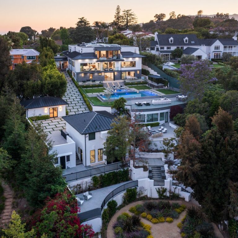 This $23,500,000 Los Angeles Mansion has multi-level Outdoor Entertaining Spaces
