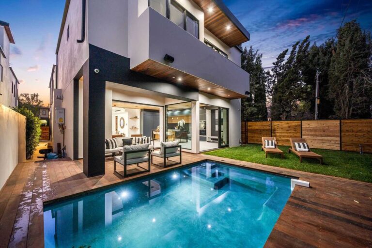This $3,595,000 New Los Angeles Home showcases Exquisite Contemporary Design