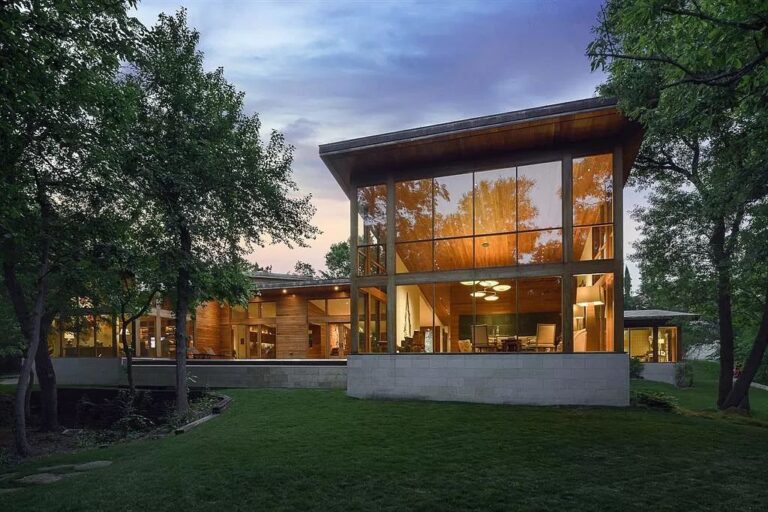 This Extraordinary Home in Dallas with Finishes from Around The World