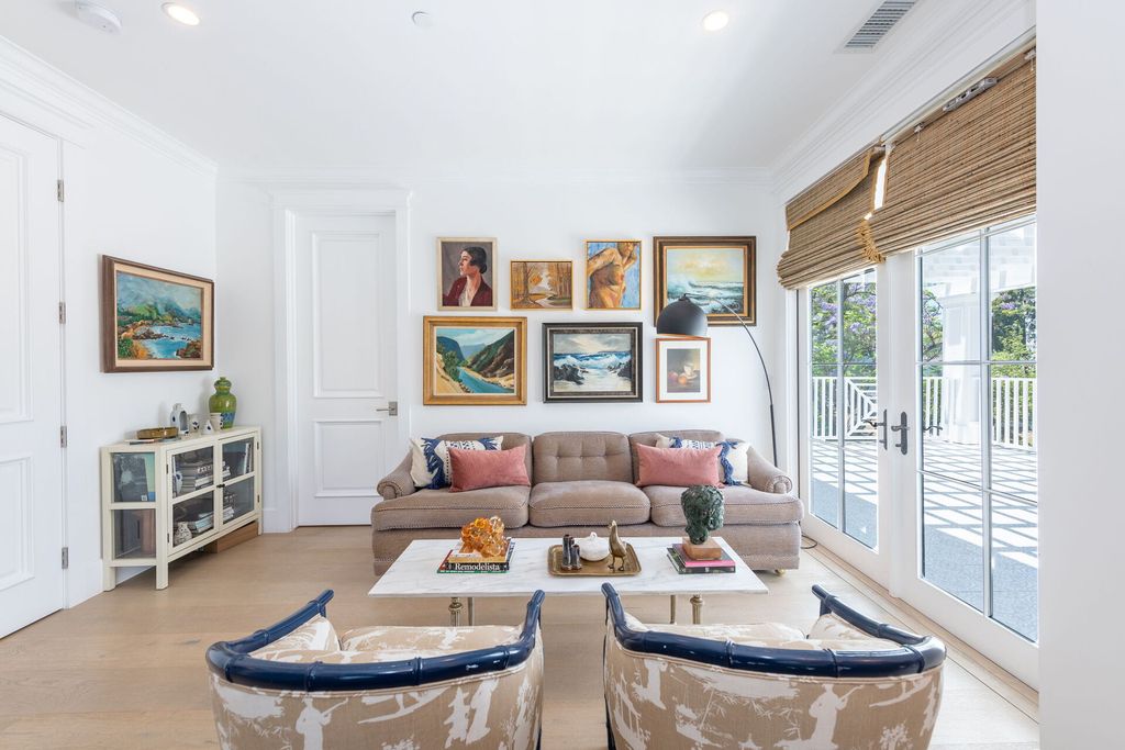 The Home in Tarzana is an exceptional home feels like it belongs on an East Coast seaside clifftop offers the ultimate pandemic paradise now available for sale. This home located at 4960 Amigo Ave, Tarzana, California