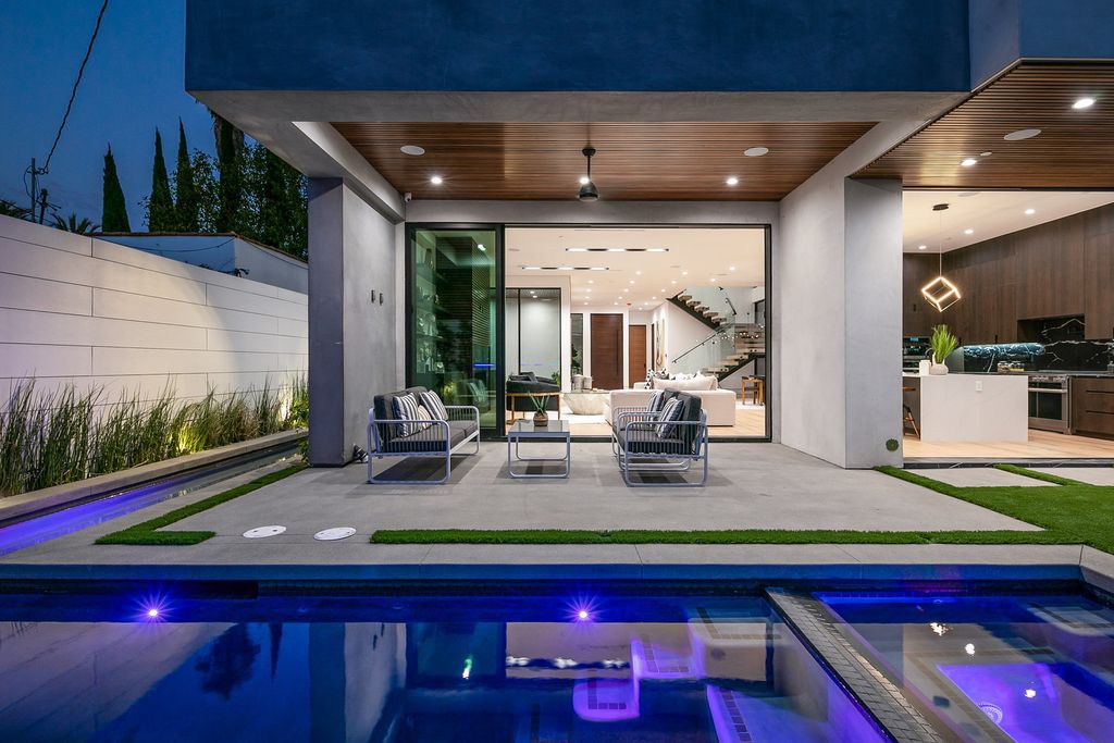 This-4995000-Los-Angeles-Home-is-the-Crown-Jewel-of-Beverly-Grove-8