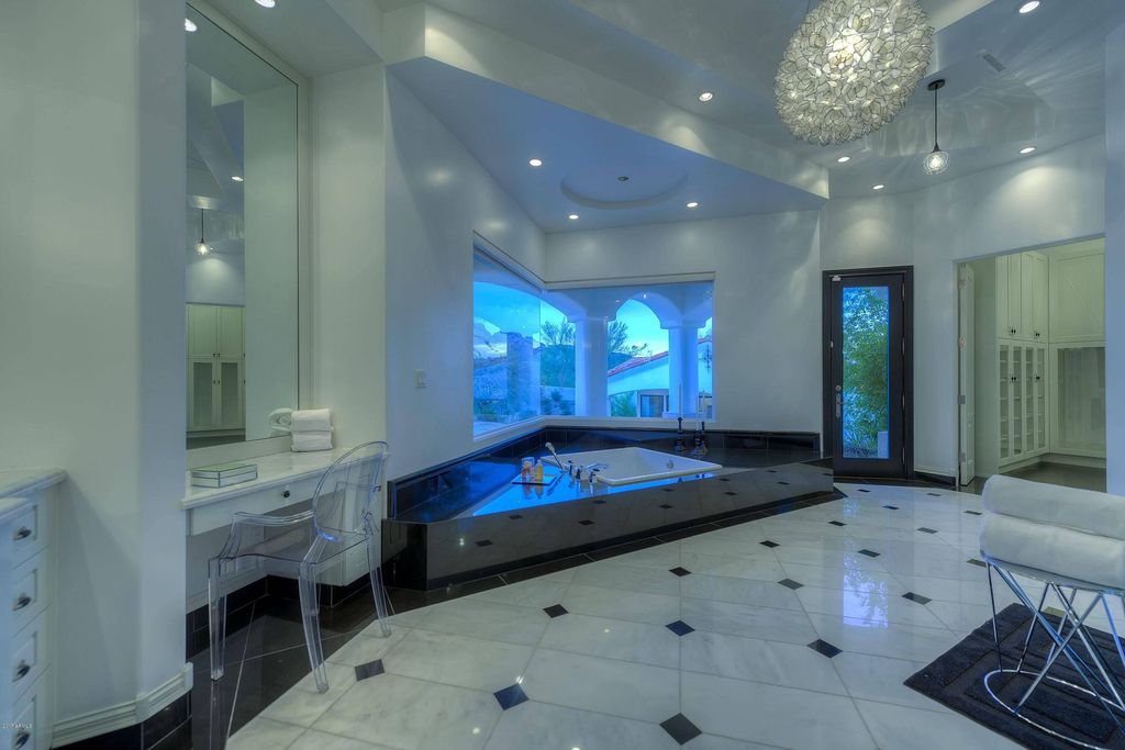 This $5,500,000 dramatic estate in Arizona remodeled by architect Jack Black