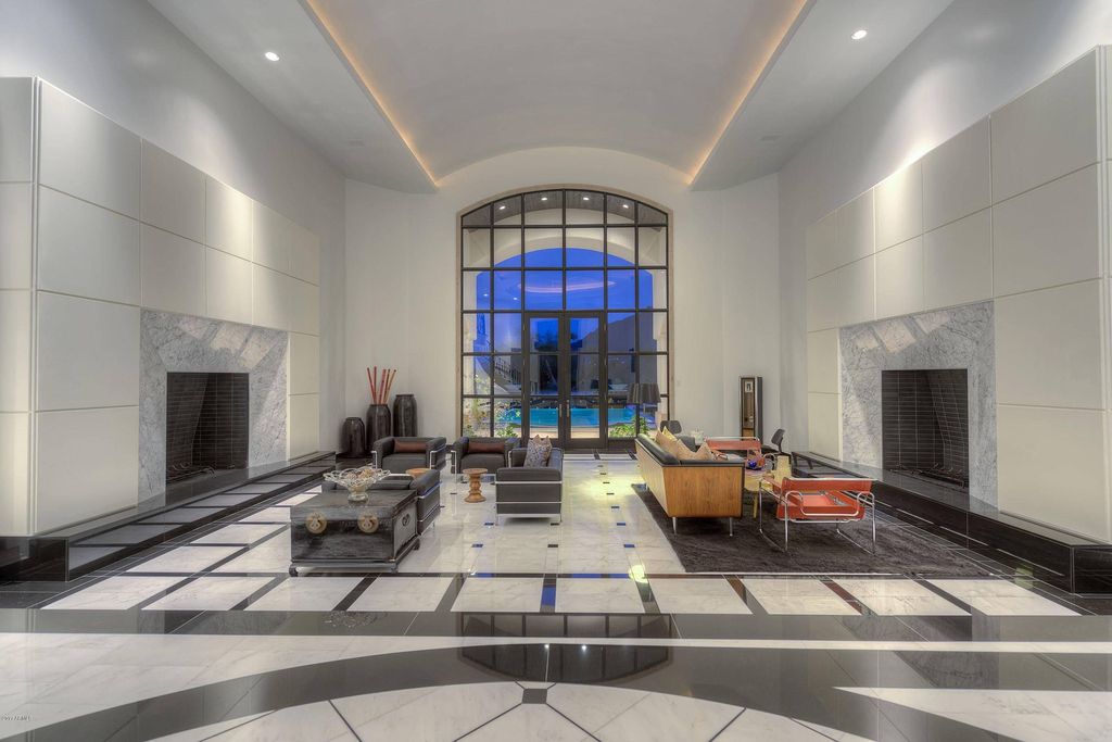 This $5,500,000 dramatic estate in Arizona remodeled by architect Jack Black