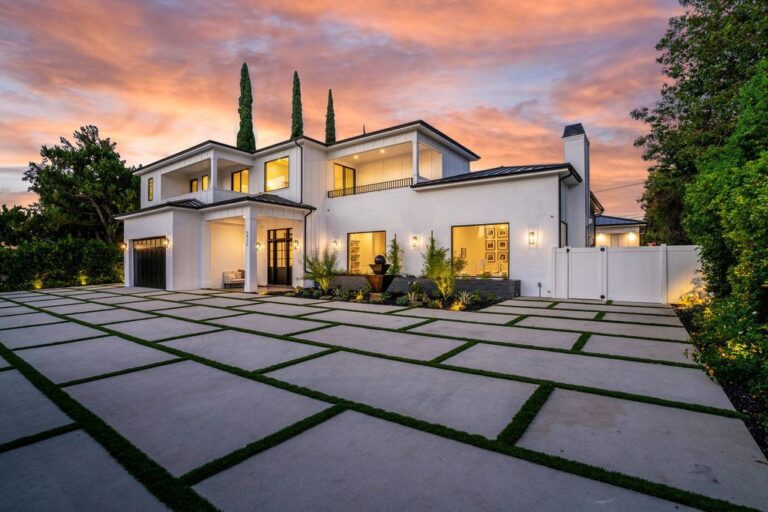 This $5,895,000 Smart Home in Encino exhibits Unrivaled Quality and Elegance