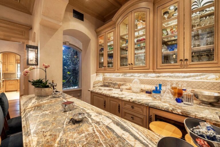 This 59,8M Newport Coast Villa offers Timeless Elegance & Finest Living