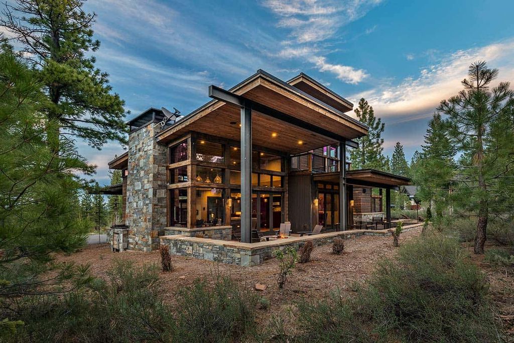 This-5995000-Impressive-Martis-Camp-Home-has-Large-Outdoor-Patio-3