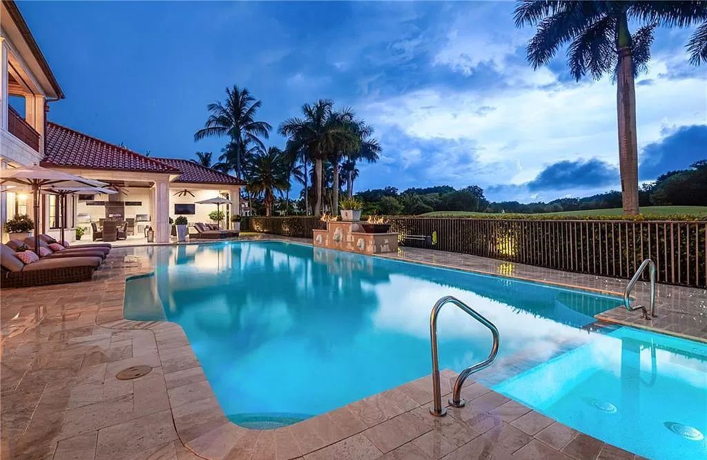 The Home in Naples is a private, double-gated estate area of the Tiburon community offering a luxury lifestyle now available for sale. This home located at 2577 Escada Dr, Naples, Florida