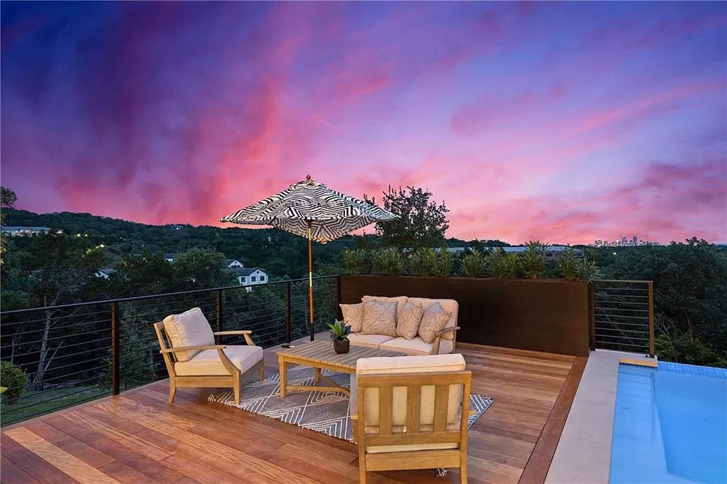 The Austin Home is an undeniably elegant and infinitely liveable estate with panoramic views of downtown Austin now available for sale. This home located at 5 Hillside Ct, Austin, Texas