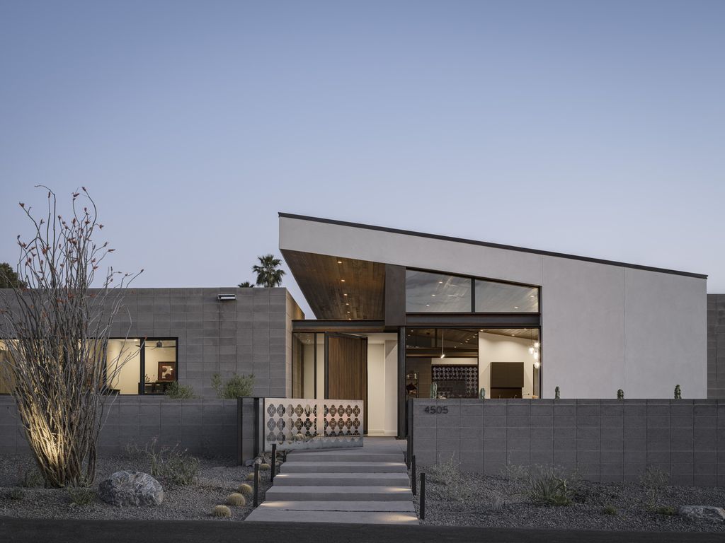 Unique-Big-Top-House-Embraces-Mountain-Views-by-The-Ranch-Mine-24