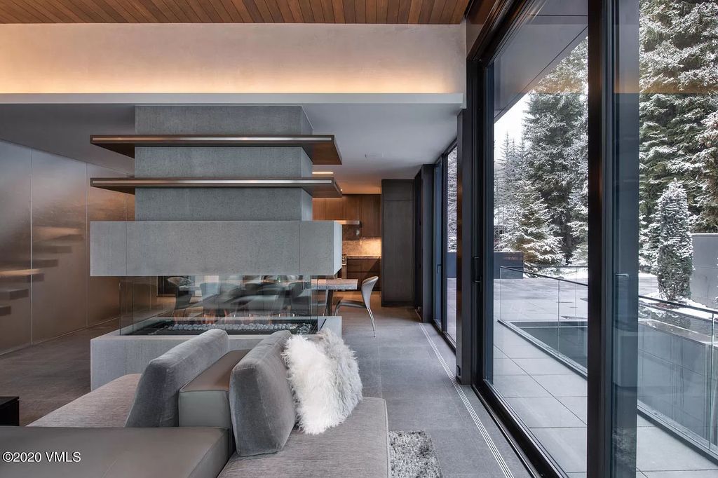 Unique Luxury Colorado estate with distinctive living rom seeks for $18,900,000