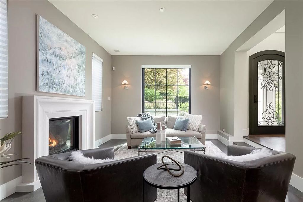 The Understated Elegance Villa in West Vancouver is a gorgeous builder's own home now available for sale. This home located at 915 Sinclair St, West Vancouver, BC V7V 3W1, Canada