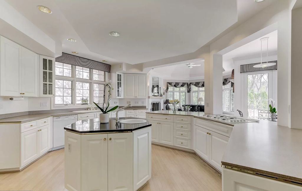 Breathtaking Modern Residence in Traditional Elegance in Maryland Hits Market for $3,288,000