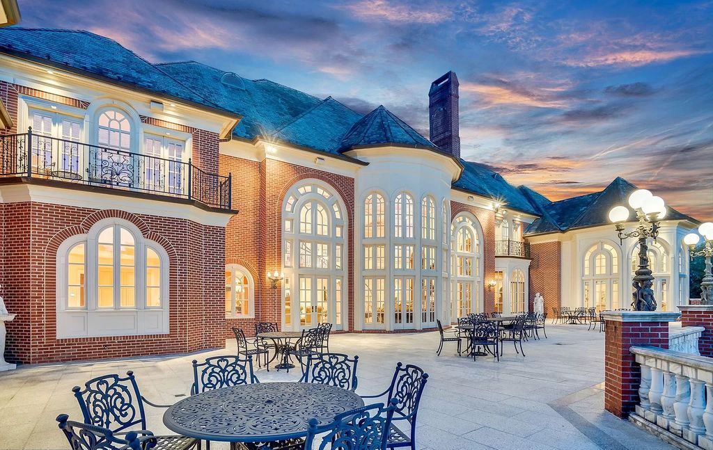 This $12,000,000 Extraordinary Maryland Estate Delights All Senses