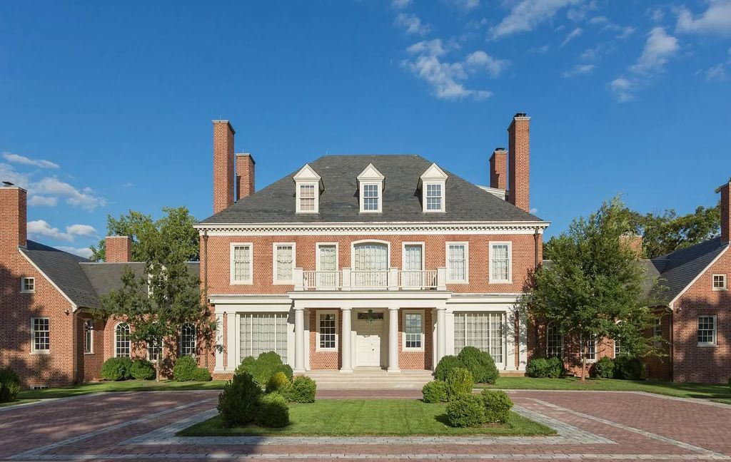 Looks like Fairy-tail Castle, Gorgeous Maryland Home for Sale for $24,900,000