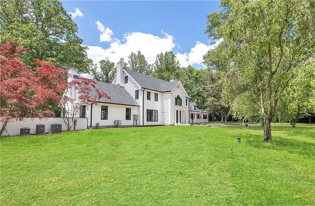 Secluded Farmhouse Enjoys Unrivaled Serene Nature and Magnificent Living Hits Connecticut Market for $3,550,000