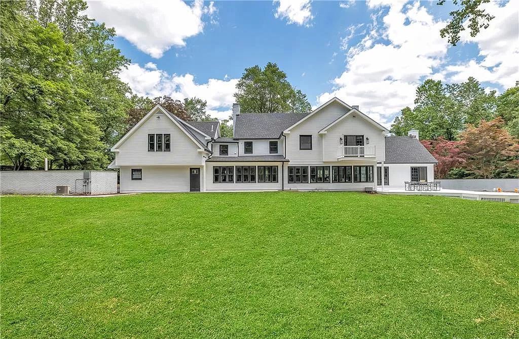 Secluded Farmhouse Enjoys Unrivaled Serene Nature and Magnificent Living Hits Connecticut Market for $3,550,000