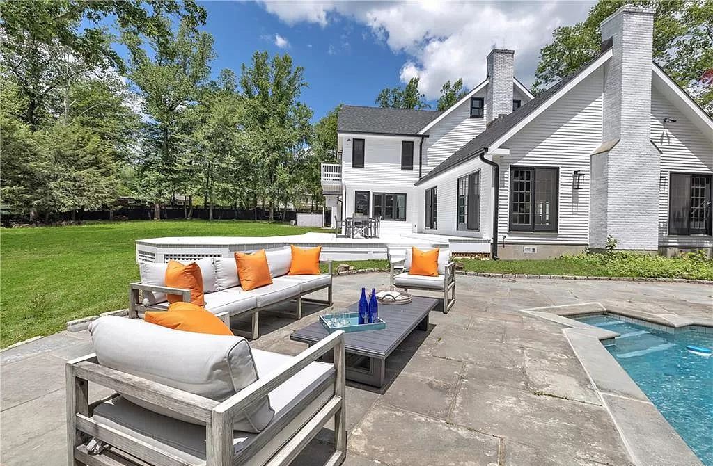 Secluded Farmhouse Enjoys Unrivaled Serene Nature and Magnificent Living Hits Connecticut Market for $3,550,000