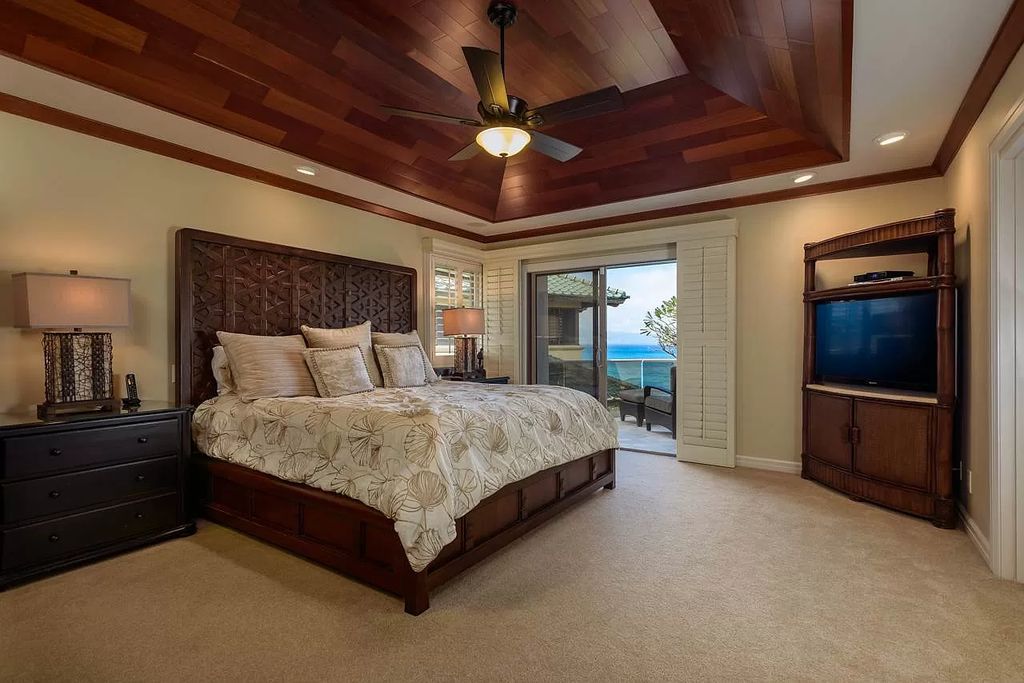 Beautiful Hawaii Oceanfront Palace Possesses Perfect Allure Listed for $7,450,000