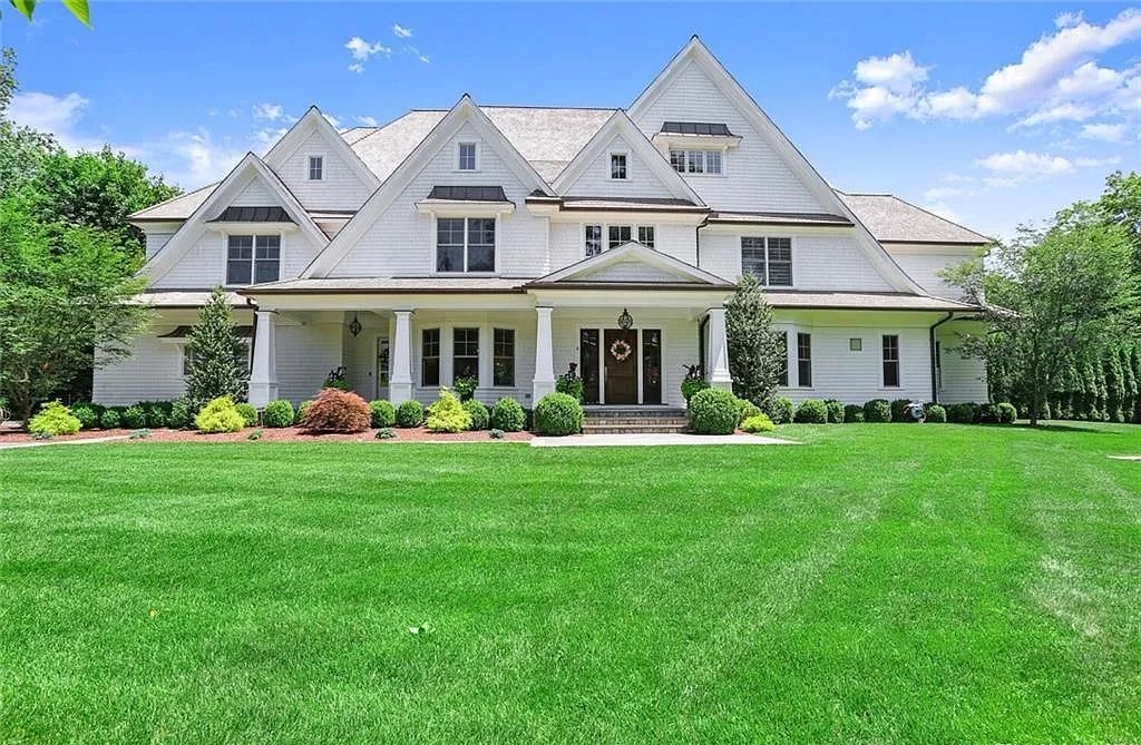 Cutting-edge Connecticut Property in Walking Distance to Hunt Club Available for $5,250,000