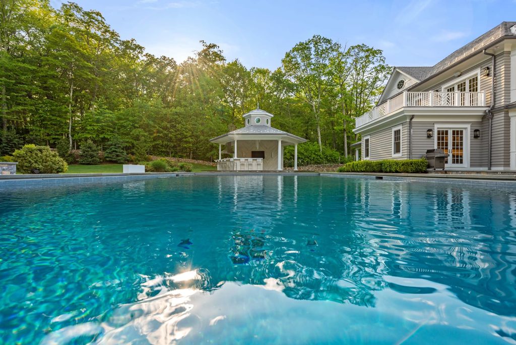 Hilltop Tranquility Mansion in Connecticut Sells for $8,900,000