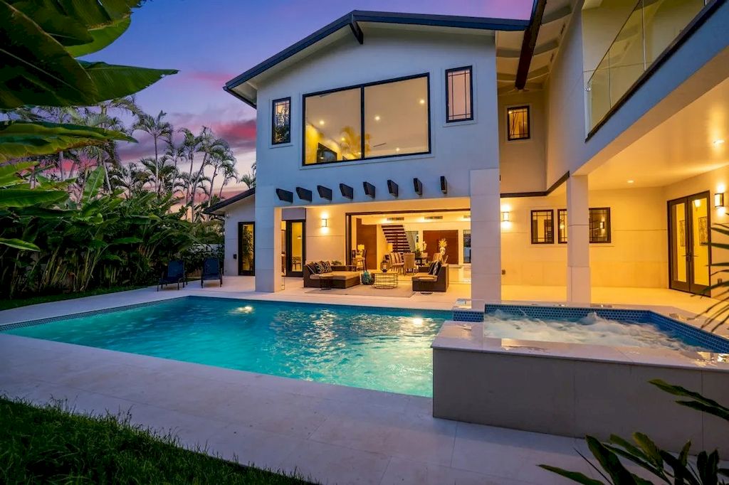 Beautifully Furnished, this Splendorous Home in Hawaii on Sale for $5,750,000