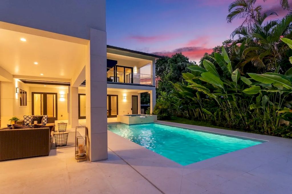 Beautifully Furnished, this Splendorous Home in Hawaii on Sale for $5,750,000